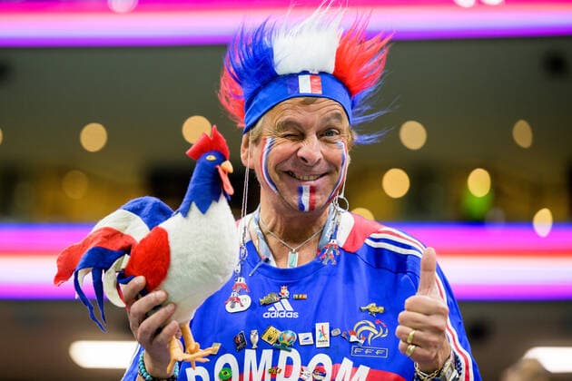 Sport Bilder des Tages 221210 A supporter of France ahead of the FIFA World Cup, WM, Weltmeisterschaft, Fussball 2022 quarterfinal between England and France on December 10, 2022 in Doha. Photo: Joel Marklund BILDBYRAN kod JM JM0409 bbeng fotboll football soccer fotball vm fotbolls-vm fotball-vm fotbolls-vm 2022 fifa world cup 2022 kvartsfinal quarterfinal quarter-final england frankrike france publik *** 221210 A supporter of France ahead of the FIFA World Cup 2022 quarterfinal between England and France on December 10, 2022 in Doha Photo Joel Marklund BILDBYRAN code JM JM0409 bbeng football football soccer fotball world cup football world cup football world cup 2022 fifa world cup 2022 quarterfinal quarterfinal quarter final england france france audience,  Copyright: JOELxMARKLUND BB221210JM003