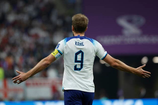 Sport Bilder des Tages Harry Kane of England reacts during the FIFA World Cup, WM, Weltmeisterschaft, Fussball quarters finals soccer match between England and France at Al Bayt stadium in Al Khor, Qatar, 10 December 2022. World Cup 2022: England vs. France !ACHTUNG: NUR REDAKTIONELLE NUTZUNG!  Copyright: xJuanjoxMartinx GR6190 20221210-13d276e384979650703519e52ca9550b4c19519f
