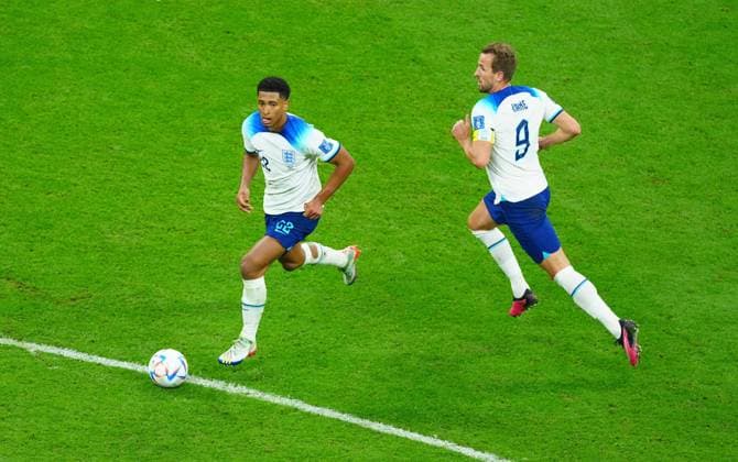 Mandatory Credit: Photo by Javier Garcia Shutterstock (13655768gk) Jude Bellingham and Harry Kane of England England v France, FIFA World Cup, WM, Weltmeisterschaft, Fussball 2022, Quarter Final, Football, Al Bayt Stadium, Al Khor, Qatar - 10 Dec 2022 Editorial Use Only England v France, FIFA World Cup 2022, Quarter Final, Football, Al Bayt Stadium, Al Khor, Qatar - 10 Dec 2022 Editorial Use Only  Copyright: xJavierxGarcia Shutterstockx 13655768gk