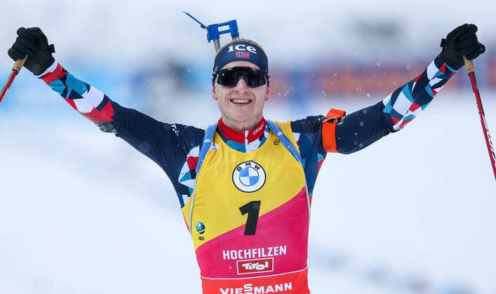 Bilder des Jahres 2022, Sport 12 Dezember Sport Bilder des Tages BIATHLON - IBU WC Hochfilzen HOCHFILZEN,AUSTRIA,11.DEC.22 - BIATHLON - IBU World Cup, 12.5km pursuit, men. Image shows the rejoicing of Johannes Thinges Boe (NOR).  GEPAxpictures xHaraldxSteiner