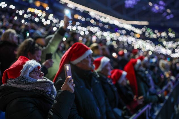 Sport Themen der Woche KW49 Sport Bilder des Tages 11.12.2022, Fussball, Weihnachtssingen in der Veltins Arena des FC Schalke 04, Gelsenkirchen Veltins Arena Österreich xRHR-FOTO TRx *** 11 12 2022, football, Christmas caroling in the Veltins Arena of FC Schalke 04, Gelsenkirchen Veltins Arena Austria xRHR PHOTO TRx Copyright: TimxRehbein RHR-FOTOx RHR-FOTO TR