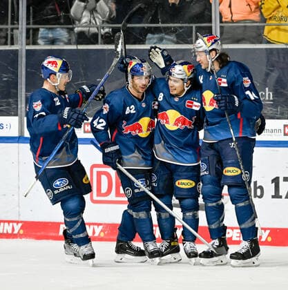 Sport Themen der Woche KW49 Ben Smith (EHC Red Bull Muenchen, 12), Yasin Ehliz (EHC Red Bull Muenchen, 42) und Konrad Abeltshauser (EHC Red Bull Muenchen, 16) bejubeln mit Austin Ortega (EHC Red Bull Muenchen, 8) dessen Tor zum 6:2 - Endstand. EHC Red Bull Muenchen gegen Adler Mannheim, Eishockey, DEL, 29. Spieltag, Saison 2022 2023, 11.12.2022. EHC Red Bull Muenchen gegen Adler Mannheim, Eishockey, DEL, 29. Spieltag, Saison 2022 2023, 11.12.2022. Muenchen *** Ben Smith EHC Red Bull Muenchen, 12 , Yasin Ehliz EHC Red Bull Muenchen, 42 and Konrad Abeltshauser EHC Red Bull Muenchen, 16 celebrate with Austin Ortega EHC Red Bull Muenchen, 8 whose goal to 6 2 final score EHC Red Bull Muenchen vs Adler Mannheim, ice hockey, DEL, 29 match day, season 2022 2023, 11 12 2022 EHC Red Bull Muenchen vs Adler Mannheim, ice hockey, DEL, 29 match day, season 2022 2023, 11 12 2022 Muenchen Copyright: xEibner-Pressefoto HeikexFeinerx EP_HFR
