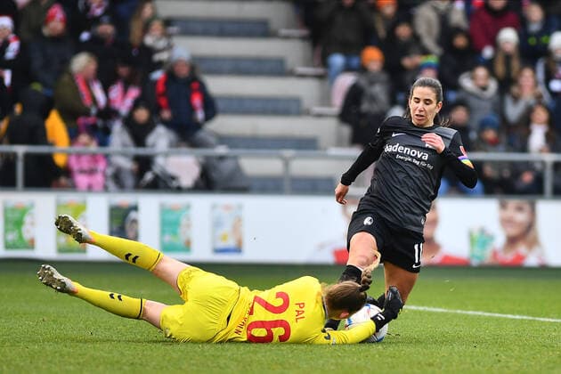GERMANY, COLOGNE - DECEMBER 11, 2022: Hasret Kayikci, Jasmin Pal. The match of Women Bundesliga 1.FC Koeln vs SC Freiburg  Copyright: xVITALIIxKLIUIEVx