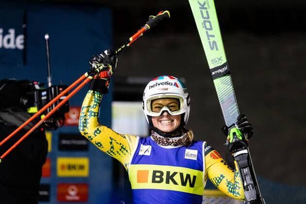 Bilder des Jahres 2022, Sport 12 Dezember Sport Themen der Woche KW50 Sport Bilder des Tages FREE STYLE - FIS SX WC Arosa AROSA,SWITZERLAND,12.DEC.22 - FREESTYLE SKIING - FIS World Cup, Ski Cross, ladies, men. Image shows the rejoicing of Daniela Maier (GER).  GEPAxpictures xDanielxGoetzhaber