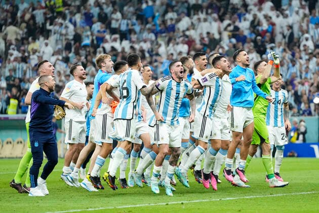 Argentina v Croatia: Semi Final - FIFA World Cup, WM, Weltmeisterschaft, Fussball Qatar 2022 Argentina players celebrate victory after the FIFA World Cup Qatar 2022 semi final match between Argentina and Croatia at Lusail Stadium on December 13, 2022 in Lusail City, Qatar. Lusail City Qatar  Copyright: xJosexBretonx originalFilename:breton-argentin221214_npTSc.jpg