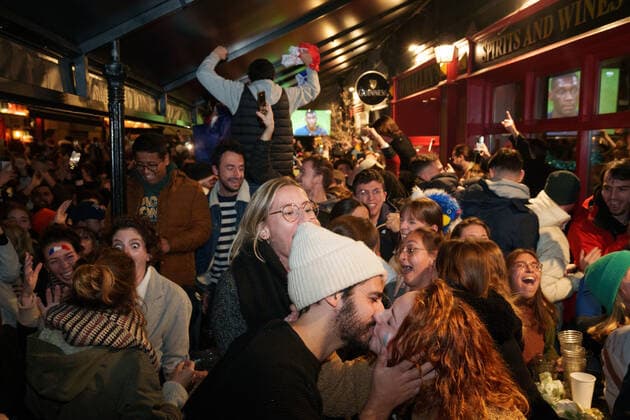 Atmosphere on the terraces of cafes and on the old port in Marseille after the victory of France in the semi-final of the football world cup against Morocco in Qatar.  GillesxBaderx xLexPictorium LePictorium_0271831