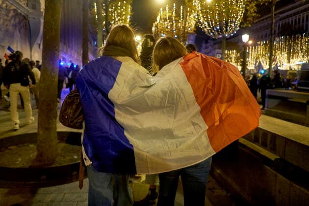 Fans Celebrate France s World Cup Semi-final Victory Football fans celebrate after France s victory over Morocco in the Qatar 2022 World Cup semi-final, on the Champs-Elysees in Paris on December 14, 2022. Paris France  Copyright: xAdnanxFarzatx originalFilename:farzat-notitle221215_np7E6.jpg