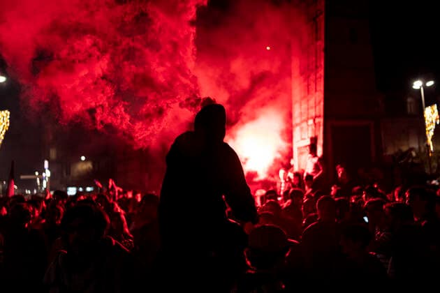 France - Morocco, Semi-finals FIFA World Cup, WM, Weltmeisterschaft, Fussball Qatar 2022 French and Moroccans celebrating the qualification of France for the final of the Football World Cup Qatar 2022, Place de la Victoire in Bordeaux Wednesday December 14, 2022 Bordeaux France  Copyright: xFabienxPallueaux originalFilename:pallueau-notitle221214_npNLS.jpg