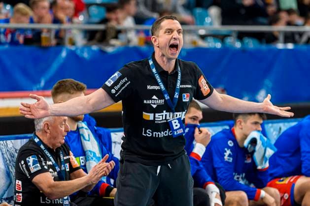 Bietigheim, 14. Dezember 2022: 2. HBL - 22 23 - SG BBM Bietigheim vs. HBW Balingen Trainer Jens Buerkle (HBW Balingen) Gestik Geste gestikuliert Bietigheim-Bissingen Egetrans Arena Baden-Württemberg Deutschland