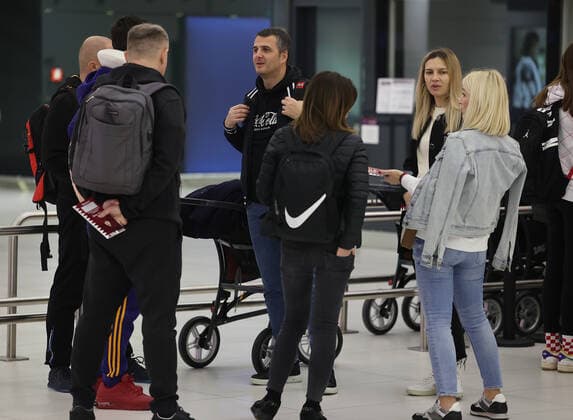 Croatia fans fly to Qatar Croatia fans are seen at Zagreb Airport on December 17, 2022 in Zagreb, Croatia. Fans flying to Doha, Qatar to support Croatia on FIFA World Cup, WM, Weltmeisterschaft, Fussball Qatar 2022 bronze medal match between Croatia and Morocco. MarkoxPrpic PIXSELL