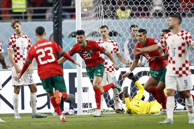 AR-RAYYAN - Achraf Dari of Morocco celebrates the 1-1 during the FIFA World Cup, WM, Weltmeisterschaft, Fussball Qatar 2022 Play-off for third place match between Croatia and Morocco at the Khalifa International stadium on December 17, 2022 in Ar-Rayyan, Qatar. AP Dutch Height MAURICE OF STONE FIFA World Cup Qatar 2022 2022 xVIxANPxSportx xMauricexvanxSteenxWKxIVx *** AR RAYYAN Achraf Dari of Morocco celebrates the 1 1 during the FIFA World Cup Qatar 2022 Play off for third place match between Croatia and Morocco at the Khalifa International stadium on December 17, 2022 in Ar Rayyan, Qatar AP Dutch Height MAURICE OF STONE FIFA World Cup Qatar 2022 2022 xVIxANPxSportx xMauricexvanxSteenxWKxIVx 459544749 originalFilename: 459544749.jpg