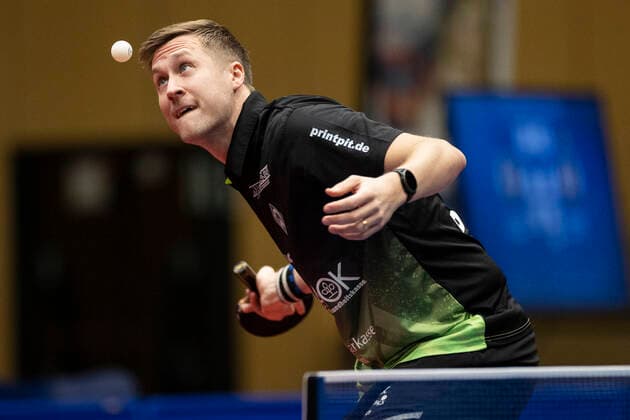 Tischtennis: 1. Bundesliga, Saison 2022 2023, 10. Spieltag, TTC Schwalbe Bergneustadt - Werder Bremen am 18.12.2022 in Bergneustadt (Nordrhein-Westfalen). Bremens Mattias Falck