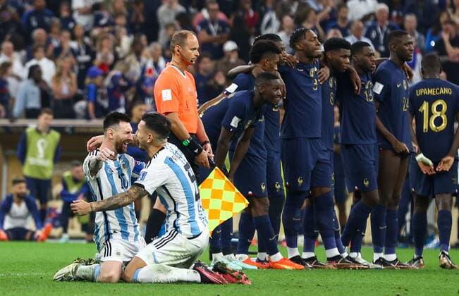 Mandatory Credit: Photo by Kieran McManus Shutterstock (13670809gr) Lionel Messi of Argentina and Leandro Paredes of Argentina celebrate victory Argentina v France, FIFA World Cup, WM, Weltmeisterschaft, Fussball 2022, Final, Football, Lusail Stadium, Al Daayen, Qatar - 18 Dec 2022 Editorial Use Only Argentina v France, FIFA World Cup 2022, Final, Football, Lusail Stadium, Al Daayen, Qatar - 18 Dec 2022 Editorial Use Only  Copyright: xKieranxMcManus Shutterstockx 13670809gr