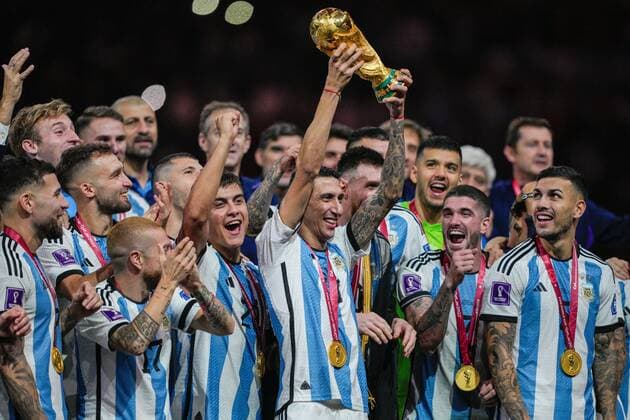 Mandatory Credit: Photo by Dave Shopland Shutterstock (13670813ds) Angel Di Maria of Argentina lifts the FIFA World Cup, WM, Weltmeisterschaft, Fussball trophy Argentina v France, FIFA World Cup 2022, Final, Football, Lusail Stadium, Al Daayen, Qatar - 18 Dec 2022 Editorial Use Only Argentina v France, FIFA World Cup 2022, Final, Football, Lusail Stadium, Al Daayen, Qatar - 18 Dec 2022 Editorial Use Only  Copyright: xDavexShopland Shutterstockx 13670813ds