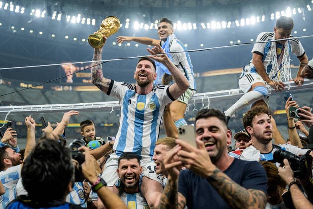 221218 Lionel Messi of Argentina celebrates with the FIFA World Cup, WM, Weltmeisterschaft, Fussball Trophy after the FIFA World Cup 2022 final between Argentina and France on December 18, 2022 in Doha. Photo: Joel Marklund BILDBYRAN kod JM JM0415 bbeng fotboll football soccer fotball vm fotbolls-vm fotball-vm fotbolls-vm 2022 fifa world cup 2022 final argentina frankrike france champions world champions FIFA World Cup Champions Gold medalist jubel celebration *** 221218 Lionel Messi of Argentina celebrates with the FIFA world Cup Trophy after the FIFA World Cup 2022 final between Argentina and France on December 18, 2022 in Doha Photo Joel Marklund BILDBYRAN code JM JM0415 bbeng football football soccer fotball vm fotbols vm fotbols vm fotbols vm 2022 fifa world cup 2022 final argentina france france champions world champions FIFA World Cup Champions Gold medalist jubilation celebration,  Copyright: JOELxMARKLUND BB221218JM266