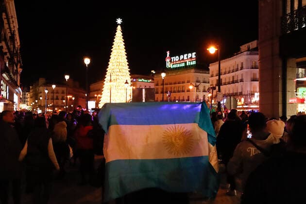 Argentina s supporters celebrate the victory in the Football World Cup Qatar 2022 in the Puerta del Sol of Madrid. December 18, 2022. (2022121801)