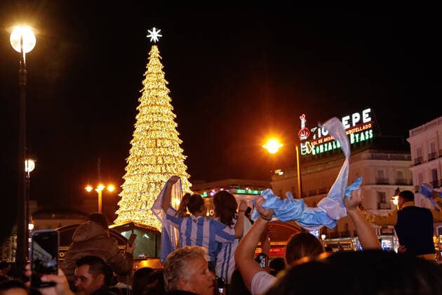 Argentina s supporters celebrate the victory in the Football World Cup Qatar 2022 in the Puerta del Sol of Madrid. December 18, 2022. (2022121808)