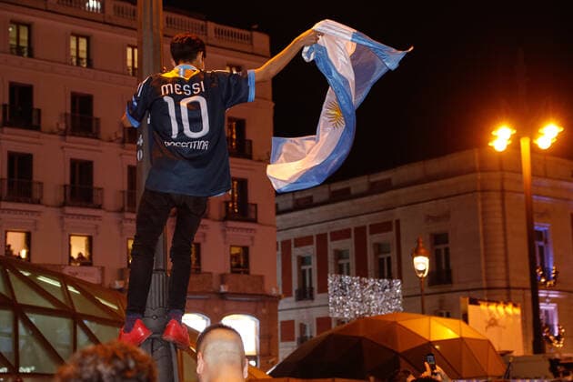 Argentina s supporters celebrate the victory in the Football World Cup Qatar 2022 in the Puerta del Sol of Madrid. December 18, 2022. (2022121828)