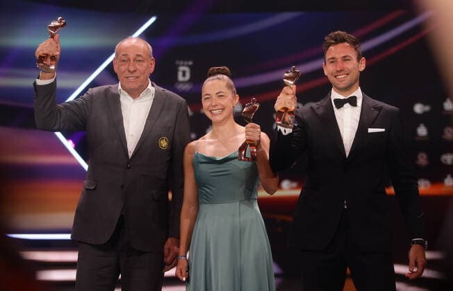 Baden-Baden , Sportler des Jahres 2022 , von links: peter Fischer Gina Lückenkemper Niklas Kaul