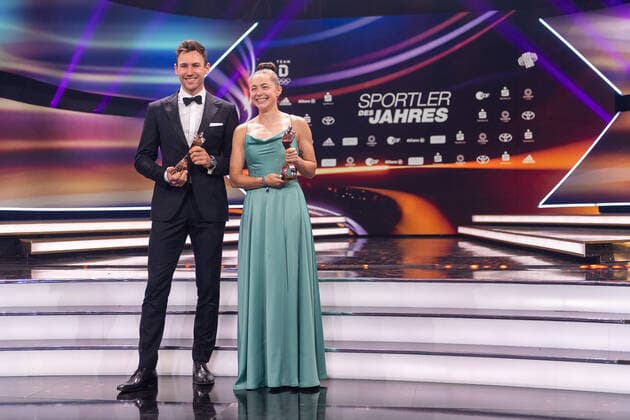 Niklas Kaul, Sportler des Jahres 2022, Gina Lückenkemper, Sportlerin des Jahres 2022, Sportler des Jahres, Verleihung der Ehrung im Jahre 2022, 18.12.2022, Eibner-Pressefoto Sascha Walther Sportler des Jahres, Verleihung der Ehrung im Jahre 2022, 18.12.2022 Baden-Baden Copyright: xEibner-Pressefotox EP_EER