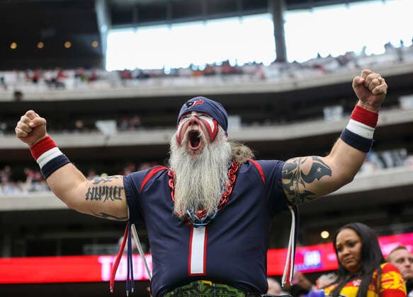 Sport Themen der Woche KW50 December 18, 2022: Houston Texans Ã¢â‚¬oeUltimate FanÃ¢â‚¬Â Steve Beckholt cheers after a Texans touchdown during an NFL, American Football Herren, USA game between the Texans and the Chiefs on Dec. 18, 2022, in Houston. The Chiefs won, 30-24, in overtime. - ZUMAc201 20221218_zap_c201_034 Copyright: xScottxColemanx