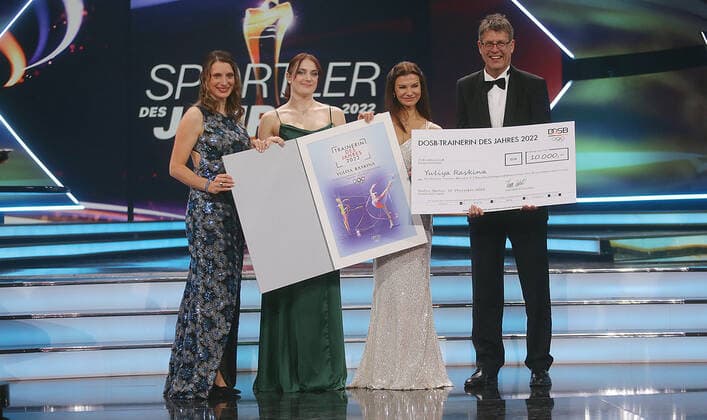 Baden-Baden , Sportler des Jahres 2022 , Trainerin des Jahres , von links: <Miriam Welte Margarita Kolosov Julia Raskina Thomas Weikert