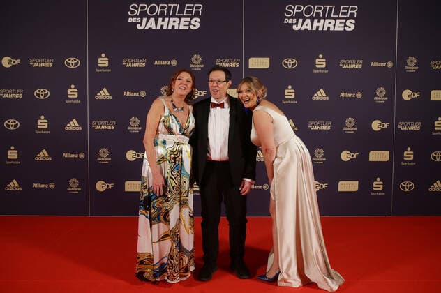 Baden-Baden , Sportler des Jahres 2022 , Familie Dobbratz , von links: Beate Klaus Debbie