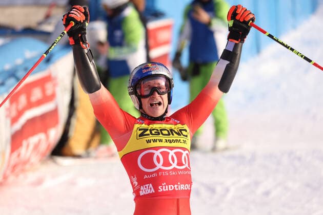 Bilder des Jahres 2022, Sport 12 Dezember Sport Themen der Woche KW51 Sport Bilder des Tages ALPINE SKIING - FIS WC Alta Badia ALTA BADIA,ITALY,19.DEC.22 - ALPINE SKIING - FIS World Cup, giant slalom, men. Image shows the rejoicing of Marco Odermatt (SUI).  GEPAxpictures xPatrickxSteiner