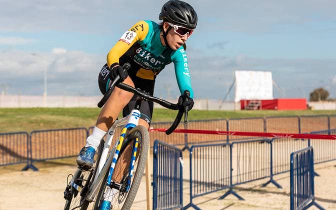 VII Ciclo-cross Ciudad de Xativa C2; Xativa (Valencia) Spanien, 17.12.2022 Estela DOMINGUEZ GARCIA ( 13, U23, BIKERY-DENPROS CX TEAM) am 17.12.2021 beim Ciclo-cross Ciudad de Xativa in Xativa (Spanien) Copyright: xBEAUTIFULxSPORTS Meurerx