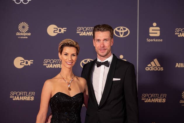 Roger Kluge mit Ehefrau Judith, Sportler des Jahres, Verleihung der Ehrung im Jahre 2022, 18.12.2022, Eibner-Pressefoto Sascha Walther Sportler des Jahres, Verleihung der Ehrung im Jahre 2022, 18.12.2022 Baden-Baden Copyright: xEibner-Pressefotox EP_EER