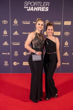 Lea Sophie Friedrich (links, Bahnrad Sprinterin, Welt- und Europameisterin Keirin und Teamsprint), Lea Lin Teutenberg (Bahnrad, rechts), Sportler des Jahres, Verleihung der Ehrung im Jahre 2022, 18.12.2022, Eibner-Pressefoto Sascha Walther Sportler des Jahres, Verleihung der Ehrung im Jahre 2022, 18.12.2022 Baden-Baden Copyright: xEibner-Pressefotox EP_EER