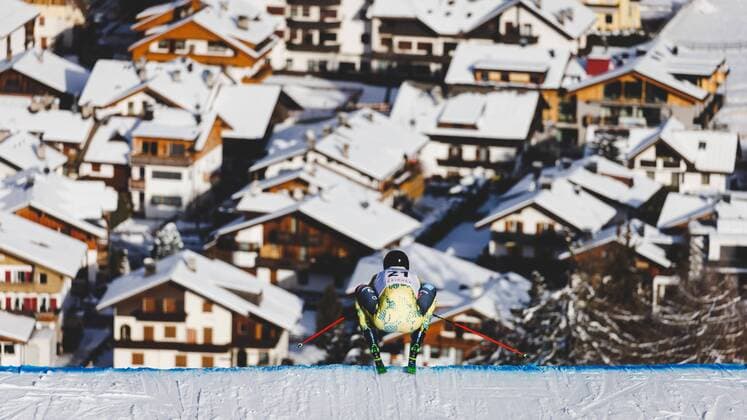 Bilder des Jahres 2022, Sport 12 Dezember Sport Themen der Woche KW51 Sport Bilder des Tages FREE STYLE - FIS SX WC Innichen INNICHEN,ITALY,20.DEC.22 - FREESTYLE SKIING - FIS World Cup, Ski Cross, ladies, men, qualification. Image shows Niklas Bachsleitner (GER).  GEPAxpictures xDanielxGoetzhaber