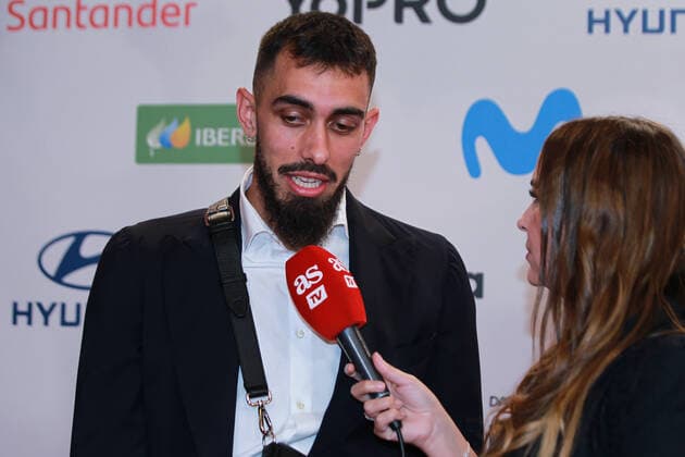 December 20, 2022, MADRID, MADRID, SPAIN: Borja Iglesias, football player of Betis attends the media during the 16th edition of the As Sports Awards at The Westin Palace on December 20, 2022 in Madrid, Spain. MADRID SPAIN - ZUMAa181 20221220_zaa_a181_038 Copyright: xIrinaxR.xHipolitox