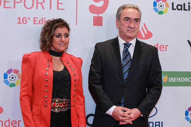 December 20, 2022, MADRID, MADRID, SPAIN: Beatriz Alvarez Mesa, President of the Spanish Women s Soccer League (Liga F) and Javier Lozano, President of the lnfs, pose for a photo during the 16th edition of the As Sports Awards at The Westin Palace on December 20, 2022 in Madrid, Spain. MADRID SPAIN - ZUMAa181 20221220_zaa_a181_042 Copyright: xIrinaxR.xHipolitox
