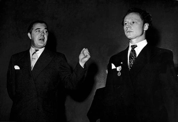 Gert Fredriksson Olympic skulling champion Gert Fredriksson is photographed with Prince Bertil of Sweden after he had received his gold medal as sportsman of the year. Stockholm - 30th November 1949. Sweden  Copyright: xTopFotox 0085022