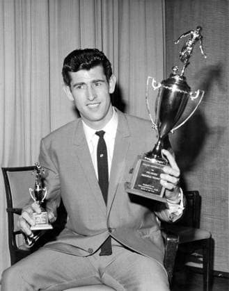 Peter Bonetti Chelsea goalkeeper Peter Bonetti has been awarded the Joe Mears Memorial Trophy awarded by the Chelsea Supporters Club to the Chelsea Player of the Year. 10th May 1967. Great Britain  Copyright: xTopFotox 0158152