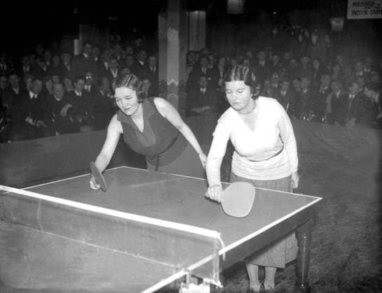 British Table tennis, Tischtennis Championshi Two hundred entries for the British Table Tennis Championship which opened at Selfridges in Oxford Street in London.Photo shows Mrs R H B Mey (right) and Mrs B L Broomfield (left) playing during the table tennis contest. 5th February 1938 Great Britain  Copyright: xTopFotox 0220886
