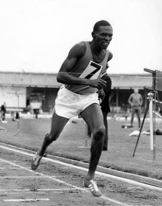 Kip Keino Kipchonge Keino of Kenya, winning the Morley Mile in a time of 3 minutes 54 seconds. The event took place during the England versus Czechslovakia match at the White City, Stadium. Keino who was fifth in the Olympic 5000 metres, is coached by former Olympic 400 metres champion, M Whitfield. 30th August 1965 Kenya  Copyright: xTopFotox 0549699