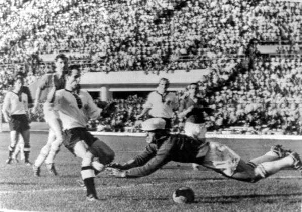 FOOTBALLERS KOSLOWSKI AND ELSENER IN ACTION - FOOTBALL WORLD CUP SWITZERLAND V WEST GERMANY ; 4 JUNE 1962  Copyright: xTopFotox IPU436719