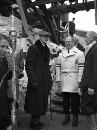 King Haakon Winter Olympics King Haakon of Norway talking to Avery Brundage CIO Chief . On right is Mr Ditlef Simonsen , junior . This was the Norwegian King s first visit to any of the events . He was away in England for British King s funeral when the Games opened . 25th February 1952 Norway  Copyright: xTopFotox UPI60112