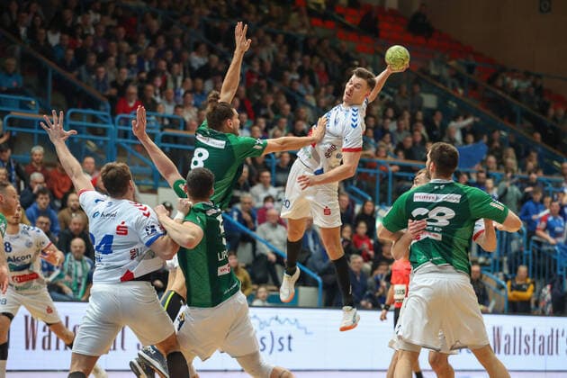 Sport Themen der Woche KW51 Wullenweber Finn (TV Grosswallstadt, 20), Schmidt Erik (HSG Wetzlar, 8),Wagner Hendrik (HSG Wetzlar, 28), GER, TV Grosswallstadt gegen HSG Wetzlar, Handball, DHB-Pokal, Achtelfinale, Spielzeit 2022 2023, 22.12.2022 , GER, TV Grosswallstadt gegen HSG Wetzlar, Handball, DHB-Pokal, Achtelfinale, Spielzeit 2022 2023, 22.12.2022 GER,1. FSV Mainz 05II gegen TSG Balingen Fussball,Bundesliga,Regionalliga Suedwest, Aschaffenbeurg *** Wullenweber Finn TV Grosswallstadt, 20 , Schmidt Erik HSG Wetzlar, 8 ,Wagner Hendrik HSG Wetzlar, 28 , GER, TV Grosswallstadt vs HSG Wetzlar, Handball, DHB Pokal, Round of 16, Match time 2022 2023, 22 12 2022 , GER, TV Grosswallstadt vs HSG Wetzlar, Handball, DHB Pokal, Achtelfinale, Spielzeit 2022 2023, 22 12 2022 GER,1 FSV Mainz 05II vs TSG Balingen Fussball,Bundesliga,Regionalliga Suedwest, Aschaffenbeurg Copyright: xEibner-Pressefoto UlrichxScherbax EP_usm