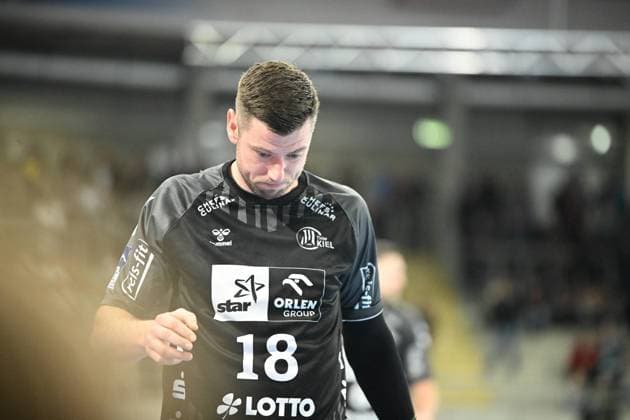 Handball I Herren I Saison 2022-2023 I DHB-Pokal I Achtelfinale I SG BBM Bietigheim - THW Kiel I 22.12.2022 Niclas Ekberg ( 18, THW Kiel) Bietigheim-Bissingen EgeTrans Arena Baden Württemberg Deutschland Copyright: xLobeca Krausex