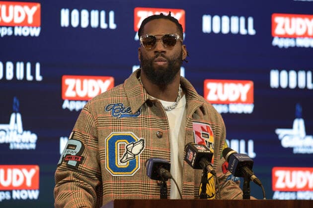 FOXBOROUGH, MA - DECEMBER 24: New England Patriots outside linebacker Matthew Judon (9) answers questions during the press conference, PK, Pressekonferenz following a game between the New England Patriots and the Cincinnati Bengals on December 24, 2022, at Gillette Stadium in Foxborough, Massachusetts. The Bengals defeated the Patriots 22-18. (Photo by Erica Denhoff Icon Sportswire) NFL, American Football Herren, USA DEC 24 Bengals at Patriots Icon221224011
