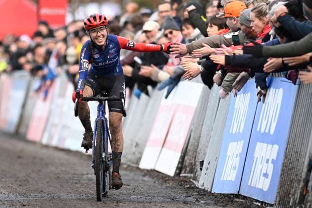 Bilder des Jahres 2022, Sport 12 Dezember Sport Themen der Woche KW52 Sport Bilder des Tages GAVERE, BELGIUM - DECEMBER 26 : Van Anrooij Shirin (NED) of Trek - Segafredo in action during the 11th leg of the women elite UCI cyclo-cross World Cup 2022 - 2023 race, the gavere cyclocross on December 26, 2022 in Gavere, Belgium, 26 12 2022 ( UCI Cyclo-Cross World Cup race Gavere 2022 PhotoNews Panoramic 