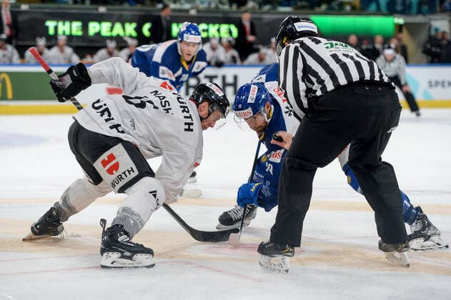 27.12.2022, Davos, Eisstadion Davos, Spengler Cup: HC Davos - Team Canada, Riley Nash of Team Canada against Andrew Rowe of Davos Davos Eisstadion Davos Graubünden Switzerland Copyright: xJustPictures.ch AndreaxBrancax