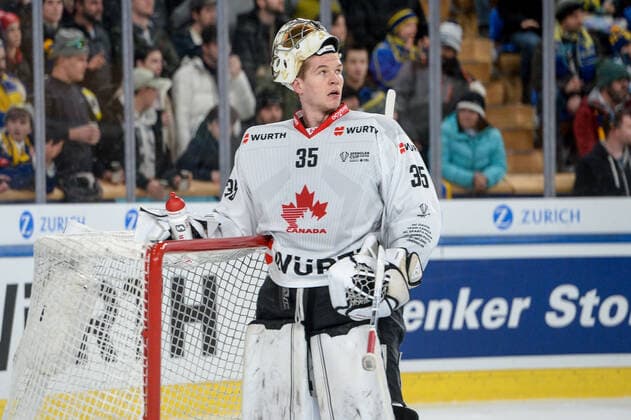 27.12.2022, Davos, Eisstadion Davos, Spengler Cup: HC Davos - Team Canada, goalkeeper Connor Hughes of Team Canada Davos Eisstadion Davos Graubünden Switzerland Copyright: xJustPictures.ch AndreaxBrancax
