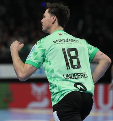 GER HBL Saison 2022 2023 FÜCHSE Berlin vs SC DHfK Leipzig, 27.12.22, Max-Schmeling-Halle, Berlin, Hans LINDBERG (Füchse Berlin 18), Faust, Emotion