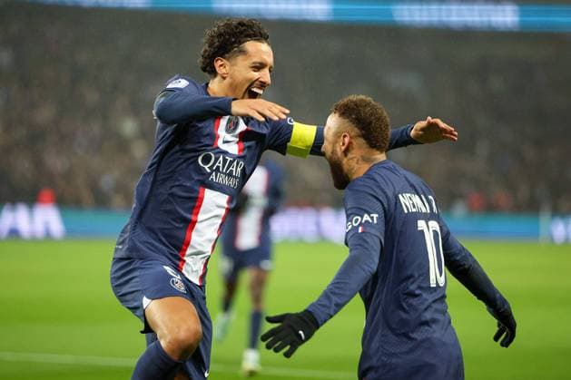 Sport Themen der Woche KW52 Sport Bilder des Tages PARIS 28.12.2022, xjfx La Ligue 1 Paris Saint Germain - Racing Club de Strasbourg Alsace, v.l., Marquinhos (Paris Saint-Germain) und Neymar (Paris Saint-Germain) Torjubel, Goal celebration, celebrate the goal *** PARIS 28 12 2022, xjfx La Ligue 1 Paris Saint Germain Racing Club de Strasbourg Alsace, v l , Marquinhos Paris Saint Germain and Neymar Paris Saint Germain goal celebration, celebrate the goal. Copyright: JoaquimxFerreira