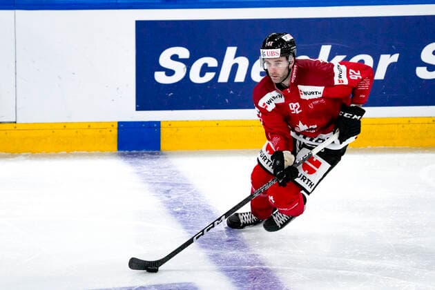 DAVOS, SWITZERLAND - DECEMBER 29: Brett Connolly of Team Canada in action during the match between Orebro HK and Team Canada at Eisstadion Davos on December 28, 2022 in Davos, Switzerland. Davos Graubunden Switzerland Copyright: xJustPictures.ch JarixPestelaccix