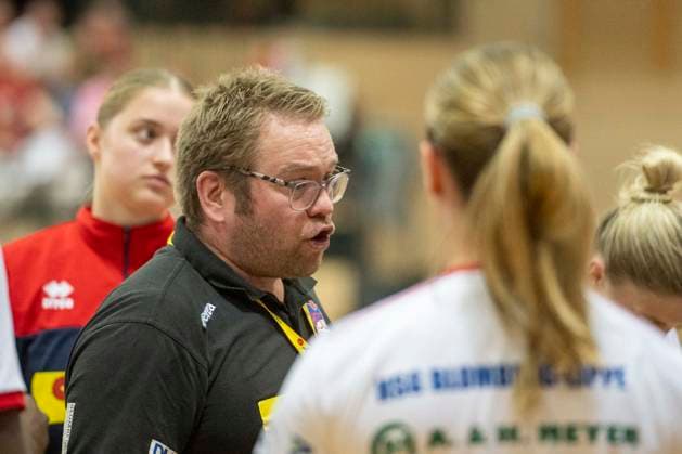 Halle, Deutschland 30. Dezember 2022: 1.HBL - Frauen - 2022 2023 - SV Union Halle-Neustadt Wildcats vs. Blomberg Lippe Trainer Steffen Birkner (Blomberg-Lippe SWH.arena Sachsen-Anhalt Copyright: xFotostandx xBallaschx
